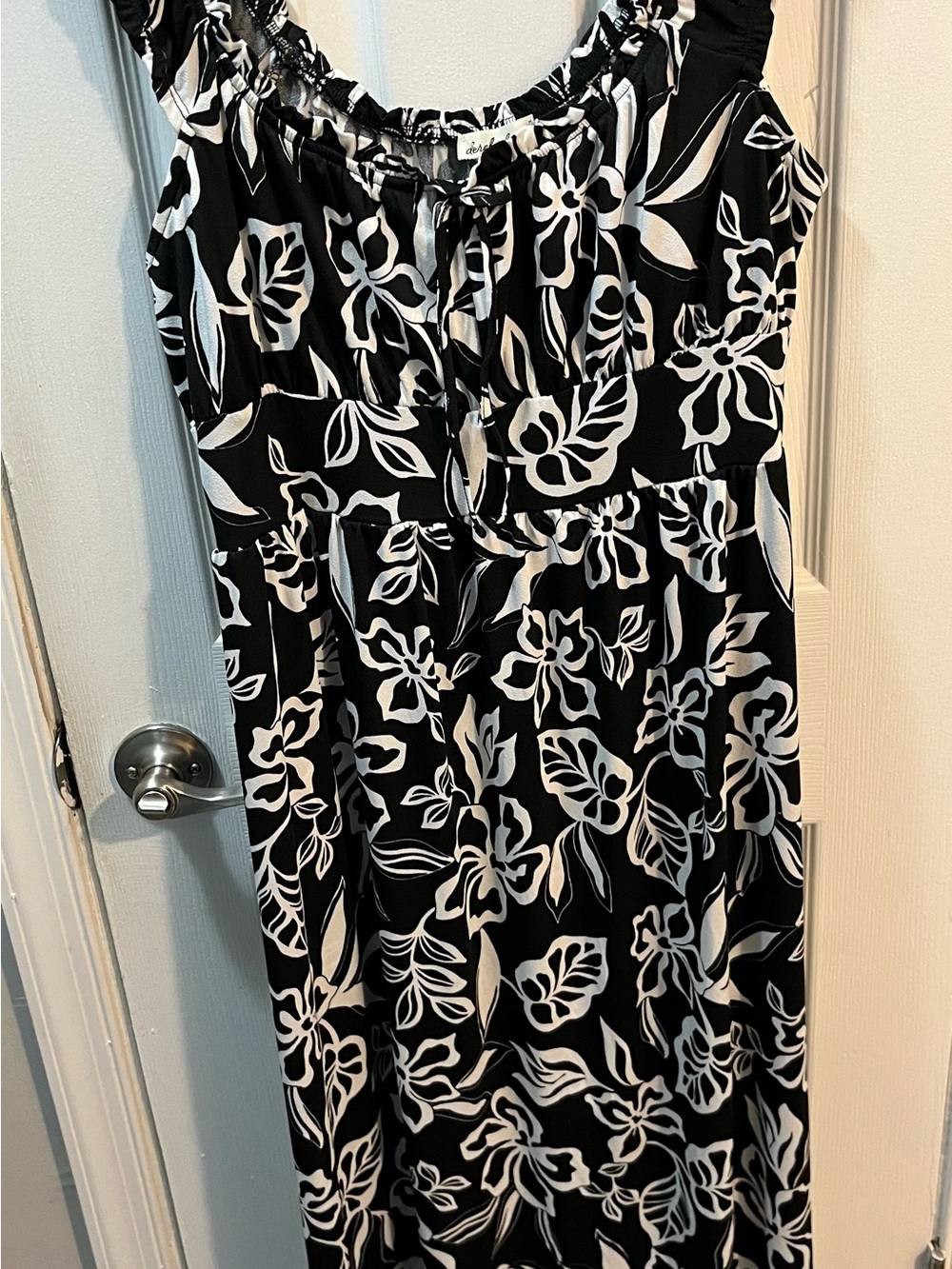 Derek Heart Black and White Island Floral Comfy Maxi SunDress Size 1X.